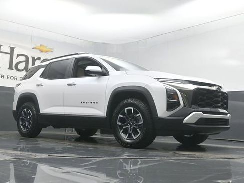 Used 2025 Chevrolet Equinox ACTIV w/ Safety and Technology Package image 2