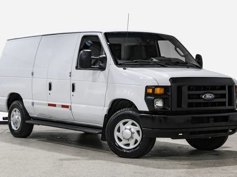 Used 2014 Ford E-350 and Econoline 350 Super Duty w/ Power Group image 4