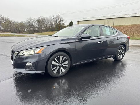 Used 2022 Nissan Altima 2.5 SV image 4