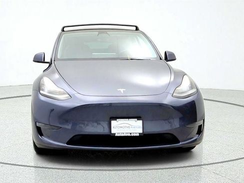 Used 2023 Tesla Model Y Long Range AWD/4WD image 2