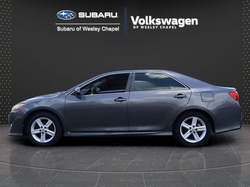 Used 2012 Toyota Camry SE FWD image 4