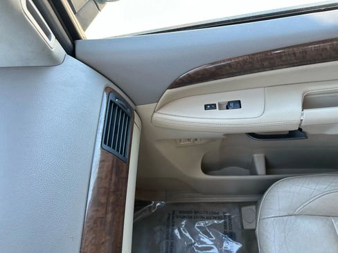 Used 2012 Nissan Armada Platinum image 41