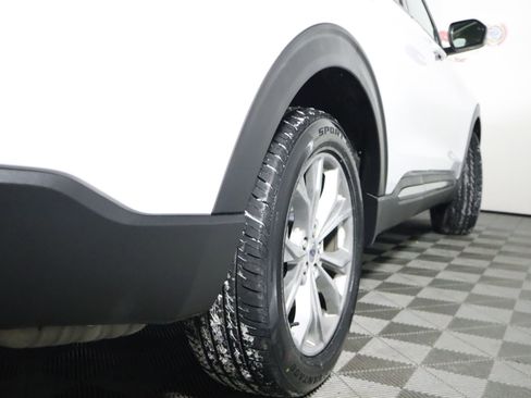 Used 2023 Ford Explorer Limited image 10