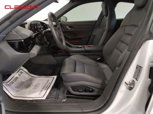 Used 2022 Porsche Taycan image 31