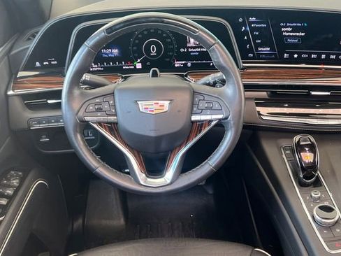 Used 2023 Cadillac Escalade Premium Luxury AWD/4WD image 17