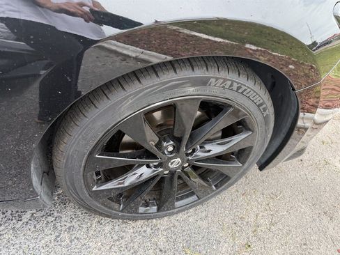 Used 2020 Nissan Maxima SR w/ Sport Mat Group FWD image 9