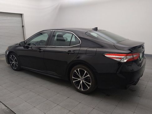 Used 2020 Toyota Camry SE image 3