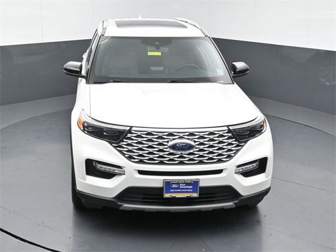 Certified 2022 Ford Explorer Platinum w/ Equipment Group 601A image 46