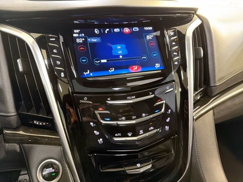 Used 2020 Cadillac Escalade ESV Platinum image 20