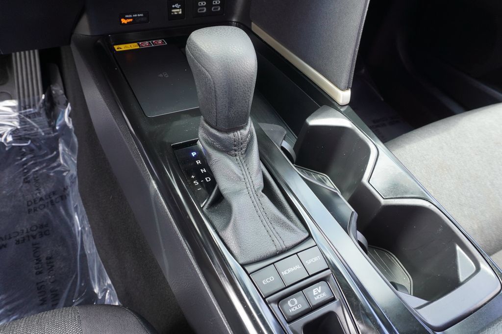 Used 2025 Toyota Camry LE FWD image 19