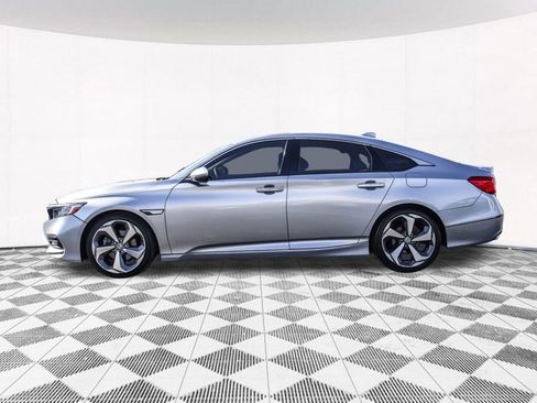 Used 2019 Honda Accord Touring image 16