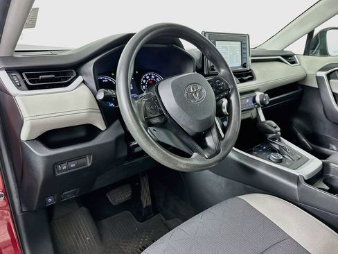 Used 2021 Toyota RAV4 XLE AWD/4WD image 10