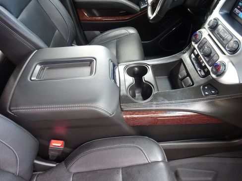 Certified 2019 GMC Yukon XL SLT w/ Open Road Package RWD image 18
