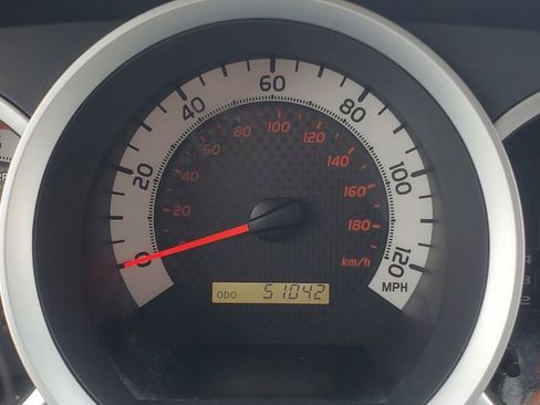 Used 2014 Toyota Tacoma PreRunner w/ SR5 Package image 12