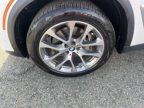 Used 2024 BMW X5 xDrive40i w/ Premium Package image 10