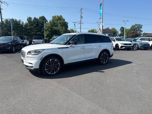 Used 2021 Lincoln Aviator Reserve w/ Equipment Group 202A AWD/4WD image 3