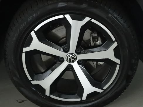 Used 2026 Volkswagen Tiguan SE AWD/4WD image 10
