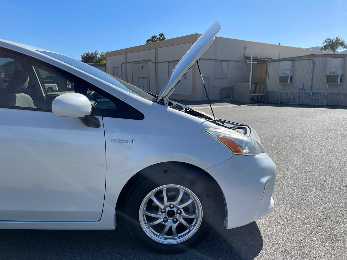 Used 2014 Toyota Prius V Three FWD image 36