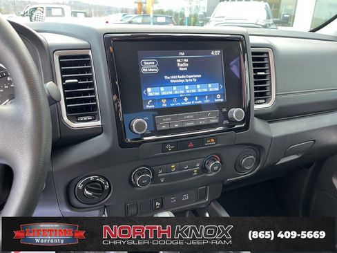 Used 2024 Nissan Frontier SV w/ Technology Package image 9