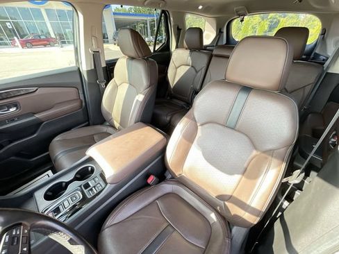 Used 2025 Honda Pilot Elite image 15