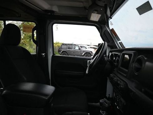 Used 2021 Jeep Gladiator Sport AWD/4WD image 18