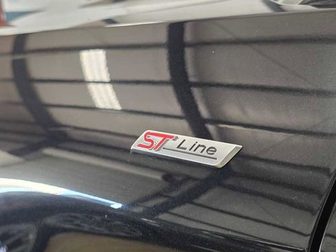 Used 2025 Ford Explorer ST-Line w/ ST-Line Street Pack image 7