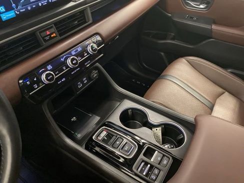 Certified 2024 Honda Pilot Elite image 14