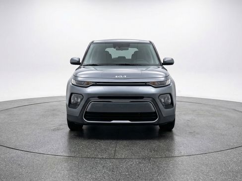 Used 2025 Kia Soul LX w/ LX Technology Package image 2