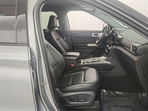 Used 2022 Ford Explorer Limited w/ Equipment Group 301A image 38