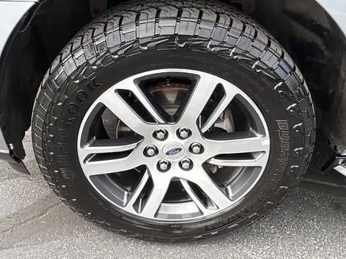 Used 2023 Ford Expedition Limited image 39