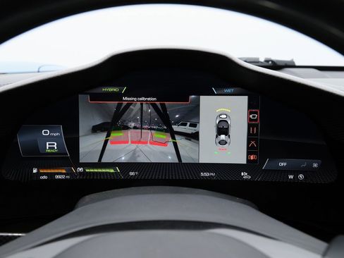 Used 2022 Ferrari SF90 Spider image 24