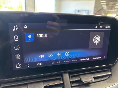 Used 2024 Chevrolet Trax LT w/ Driver Confidence Package FWD image 16