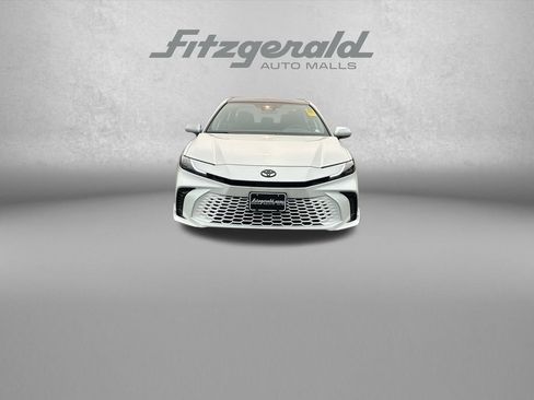 Used 2025 Toyota Camry XSE FWD image 4