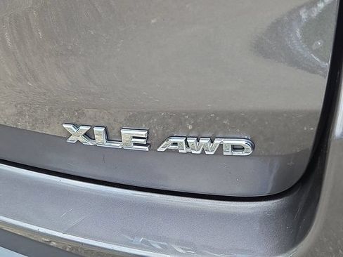 Used 2016 Toyota Highlander XLE AWD/4WD image 30