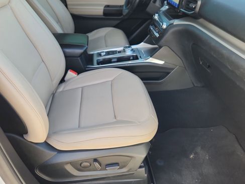 Used 2020 Ford Explorer XLT w/ Equipment Group 202A image 16