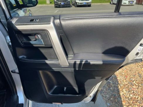Used 2022 Toyota 4Runner Limited AWD/4WD image 27