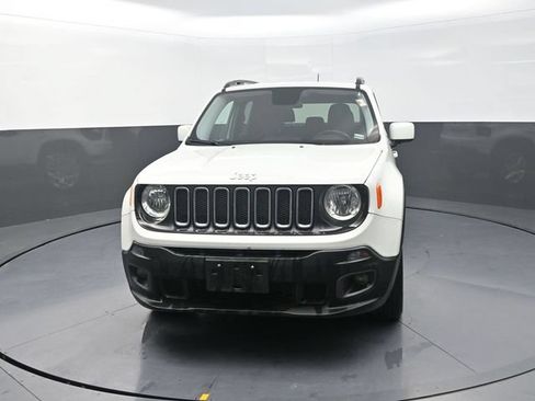 Used 2017 Jeep Renegade Latitude AWD/4WD image 2