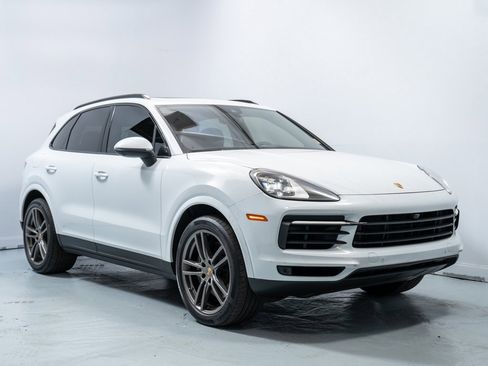 Used 2023 Porsche Cayenne image 10