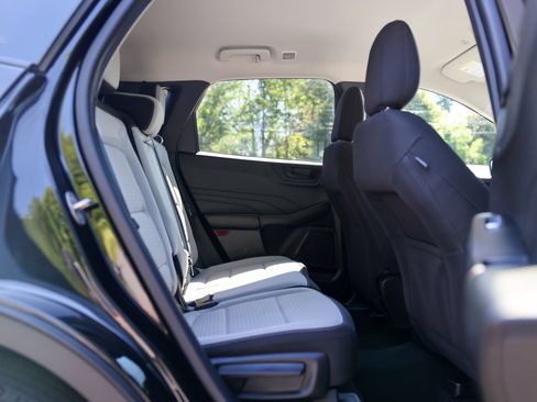 Certified 2023 Ford Escape Active AWD/4WD image 11