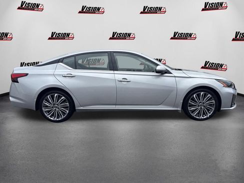 Certified 2025 Nissan Altima 2.5 SL FWD image 2