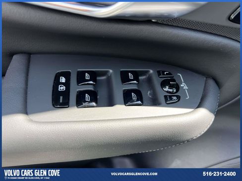 Used 2025 Volvo XC90 T8 Plus w/ Protection Package Premier AWD/4WD image 17