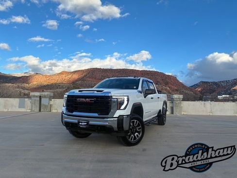 Used 2024 GMC Sierra 2500 Pro w/ Convenience Package image 1