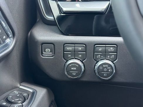 New 2026 GMC Sierra 1500 SLT image 20