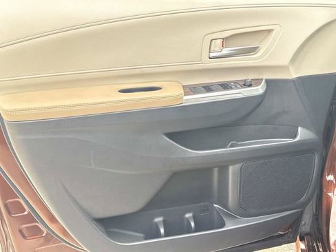 Used 2024 Toyota Sienna XLE image 24