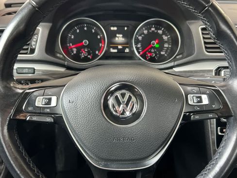 Used 2018 Volkswagen Passat 2.0T SE image 24