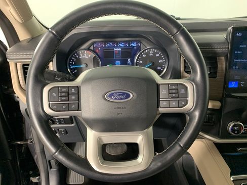 Used 2023 Ford Expedition Limited image 23