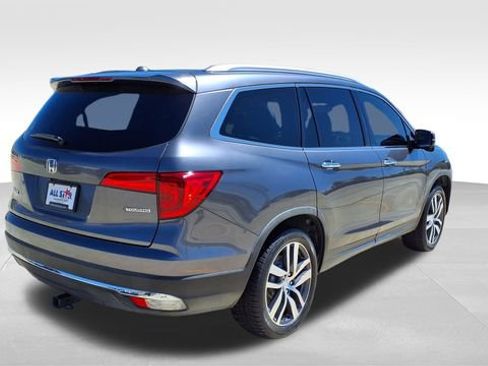 Used 2017 Honda Pilot Touring image 8