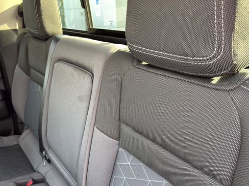 Used 2025 Nissan Frontier SV AWD/4WD image 25