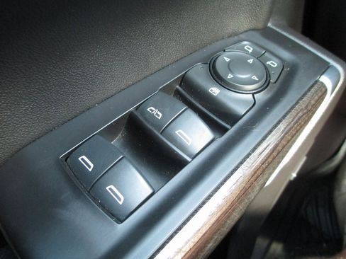 Used 2020 Chevrolet Silverado 1500 LT Trail Boss image 27