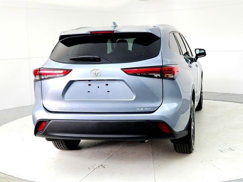 Used 2022 Toyota Highlander XLE image 5